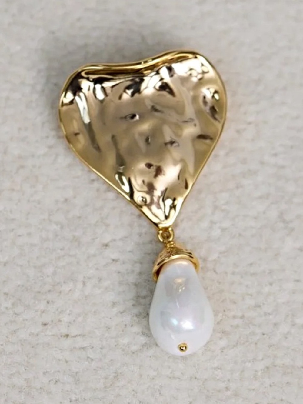 🆕 Gold Heart Brooch with White Pearl Drop - Women's Jewelry